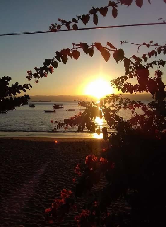 Nena'S Suites Praia de Aracatiba Bagian luar foto